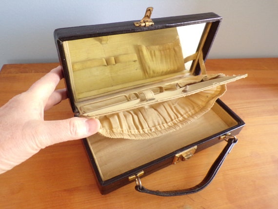 Antique makeup case hotsell