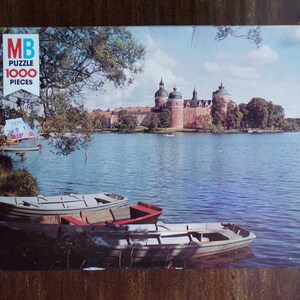 Milton Bradley Europa Series Jigsaw Puzzle ~ Scenic Sweden ~ Gripsholm Castle in Mariefred, Stockholm