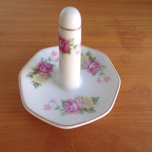 Ceramic Ring Holder with Roses Motif ~ Made in China