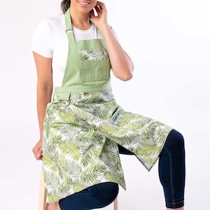 Split leg Pottery Apron, Crafts Apron, Kitchen Apron, with pockets for tools, Apron pattern, Aprons for women