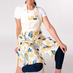 Split leg Pottery Apron, Crafts Apron, Kitchen Apron, with pockets for tools, Apron pattern, Aprons for women