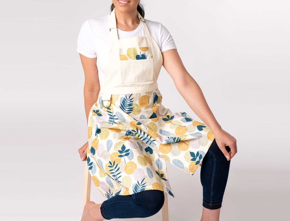 Split leg Pottery Apron, Crafts Apron, Kitchen Apron, with pockets for tools, Apron pattern, Aprons for women