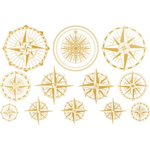 Può includere: Un set di 12 disegni di bussola dorati in varie dimensioni. Le bussole sono tutte in stile vintage con dettagli intricati.