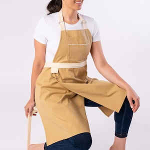 Split leg Pottery Apron, Crafts Apron, Kitchen Apron, with pockets for tools, Aprons for women