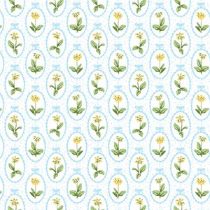 Op de afbeelding: Een herhalend patroon op een witte achtergrond met gele bloemen en groene bladeren, elk omsloten door een lichtblauw ovaal kader met een kleine strik aan de bovenkant, verbonden door verticale stippellijnen in een lichtblauwe kleur.