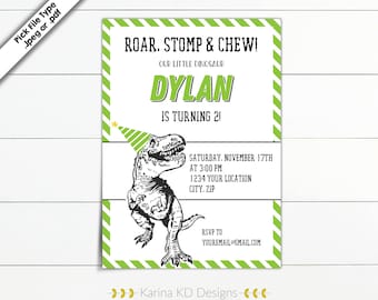 Puede incluir: Invitación de cumpleaños a rayas verdes y blancas con una ilustración en blanco y negro de un dinosaurio con un gorro de fiesta. El texto dice "Roar. Stomp & Chew! Our little dinosaur Dylan is turning 2!"  Sábado, 17 de noviembre a las 3:00 PM 1234 Your Location City, Zip RSVP to youremail@gmail.com →→→→→Karina KD Designs VISIT US AT www.etsy.com/shop/karinaKDdesigns | FOLLOW @karinaKDdesigns
