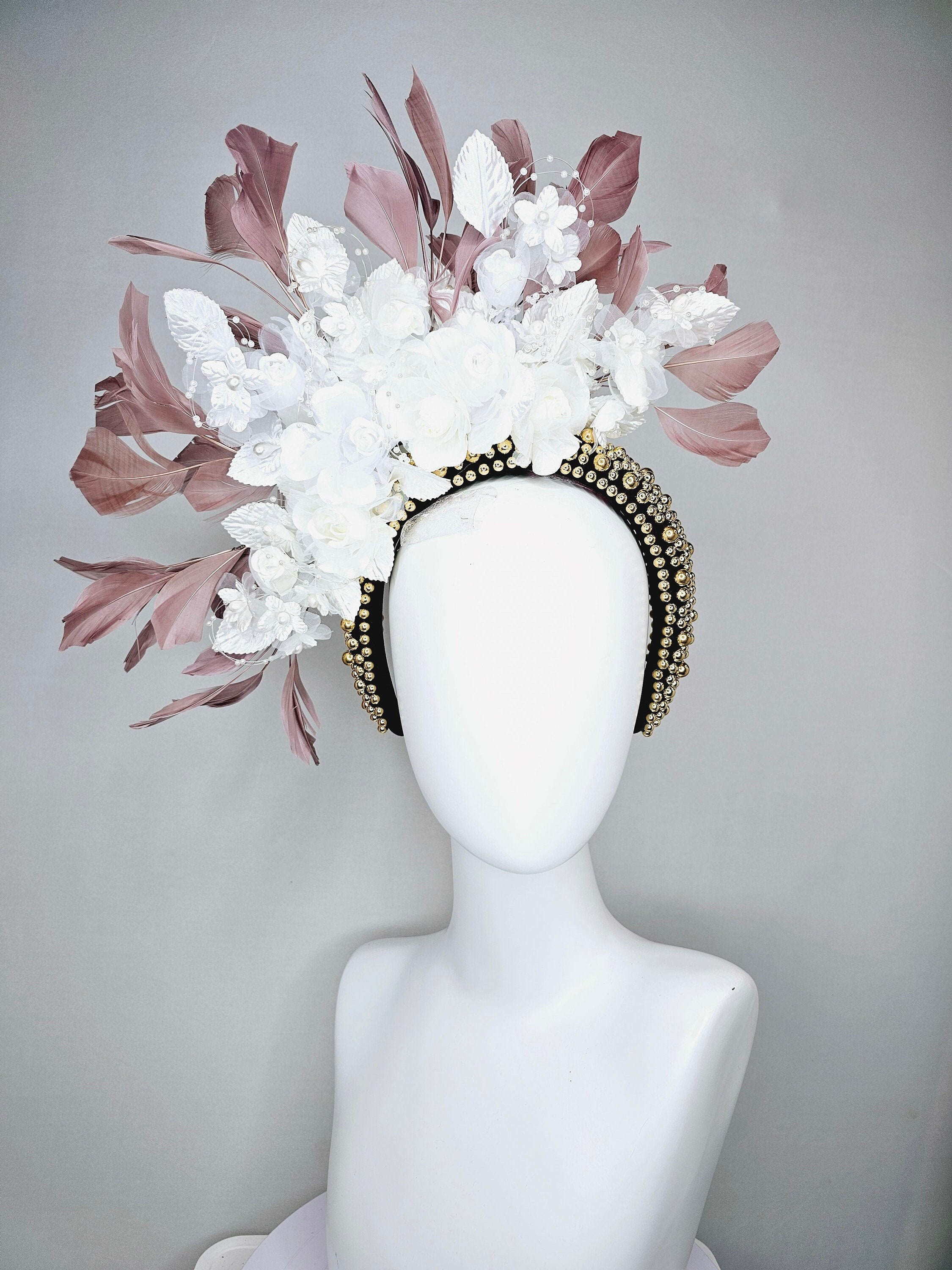 Amazing vintage Modern Miss cream iridescent sequence fascinator hat derby pill Gold Beige Sequin Pillbox Fascinator Hat With Rose and  main image 4