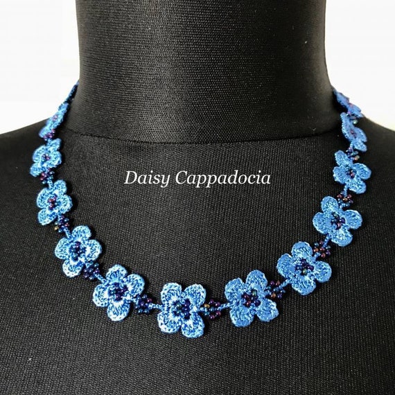 Türkische OYA Spitze Tığ Oya Halskette Kleeblatt blau Damen Halskette Frauen Mode Accessoires Türkische OYA Spitze Tığ Oya Halskette Kleeblatt blau Damen Halskette Frauen Mode Accessoires