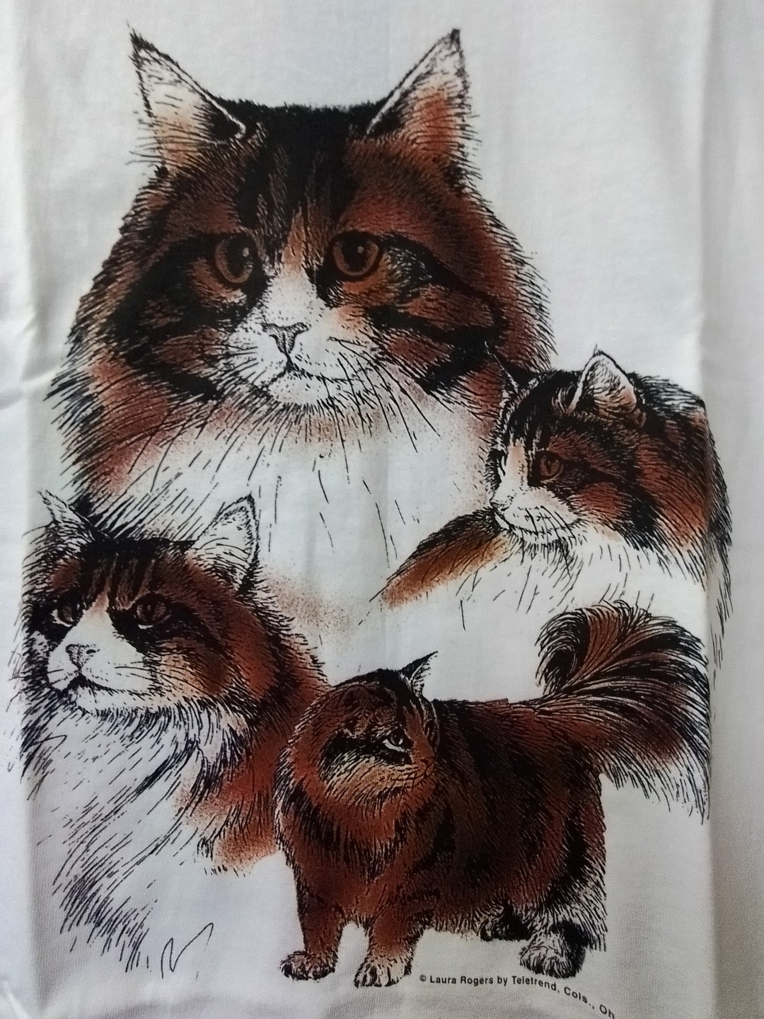 【in a row】[UNISEX] Cats Overfit T-shirt Cat T-shirt With Multiple Kitties Displayed , on a Hanes