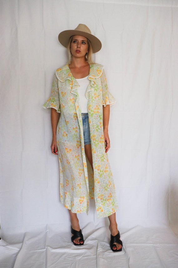 Vintage 50s Ruffle Floral Robe Jacket Kimono One … - image 2