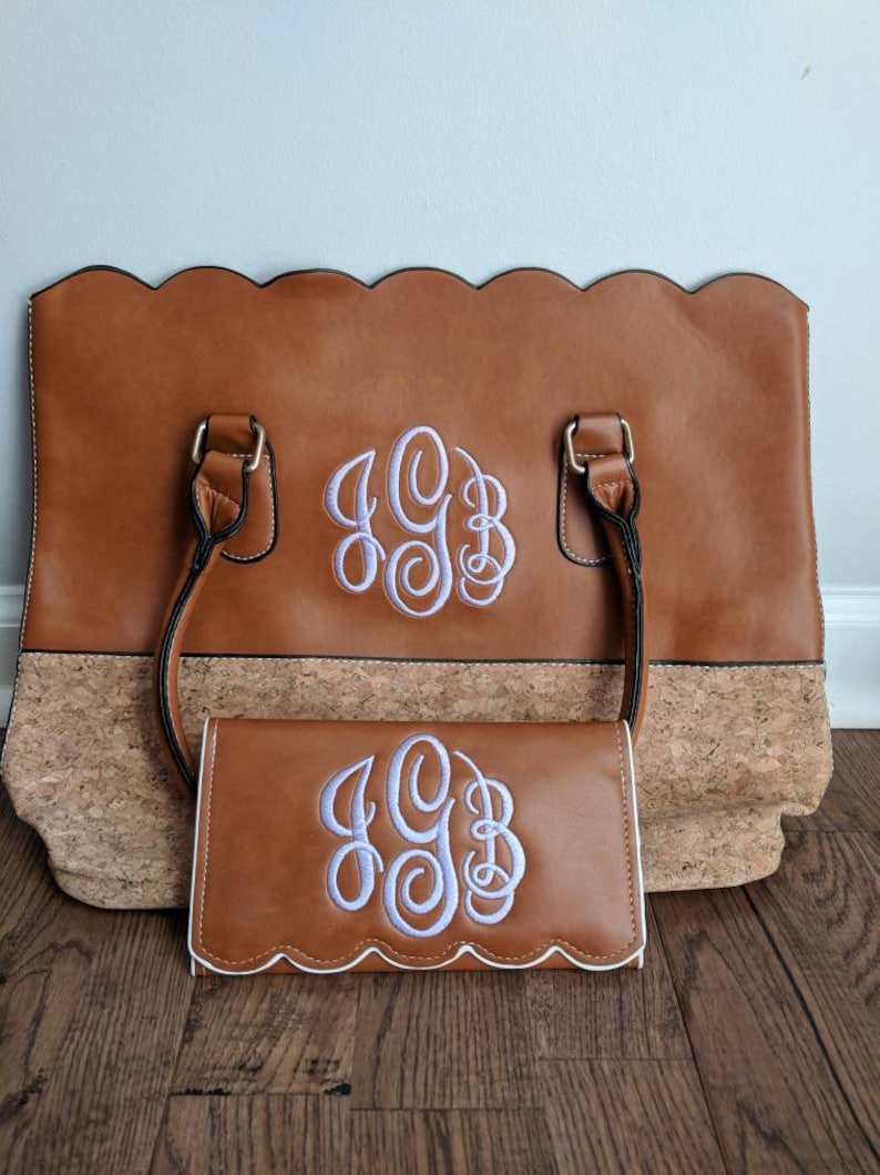 monogrammed purse Monogrammed bag bridesmaid mother/'s day gift bridal party gift monogrammed wallet personalized bag scallop purse