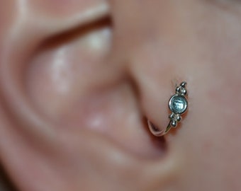 Argent TRAGUS HOOP// 2mm CZ Tragus Piercing 16g - Cartilage Hoop - Helix Earring - Nose Ring - Conch Earring - Daith Piercing
