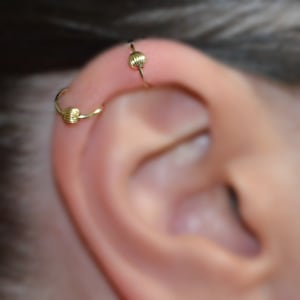 TRAGUS EARRING Gold // 7mm Nose Ring - Nose Ring Stud - Forward Helix Earring - Rook Hoop - Septum Ring - Tragus Stud - Cartilage Ring 20g