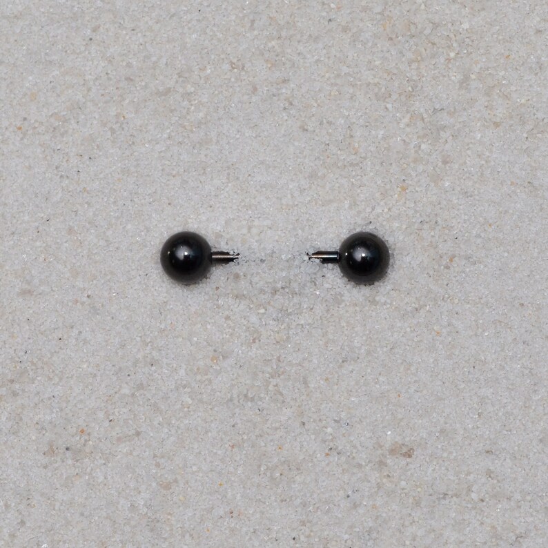 0 gauge nipple piercing