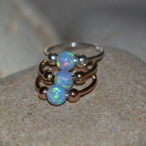 ANILLO DE NARIZ de ópalo azul // Aro de nariz de plata - Perforación Daith - Pendiente de cartílago - Anillo de tragus - Aro de cartílago - Joyería de hélice 20g