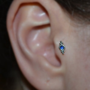 Silver TRAGUS EARRING STUD// Blue Sapphire Nose Stud 18 gauge - Nose Ring - Cartilage Stud - Helix Earring Stud - Tragus Hoop - Conch Stud