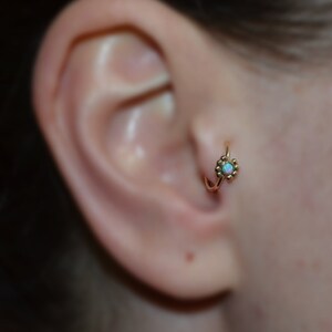 2mm Opal TRAGUS EARRING // Gold Flower Nose Ring - Tragus Piercing - Conch Piercing - Cartilage Hoop Earring - Tragus Ring 20g - Rook Ring