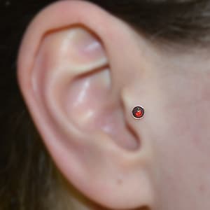 3mm Black Red Opal TRAGUS STUD // Gold Nose Stud - Tragus Earring - Cartilage Earring - Helix Piercing - Nose Hoop - Nose Ring Stud 18g