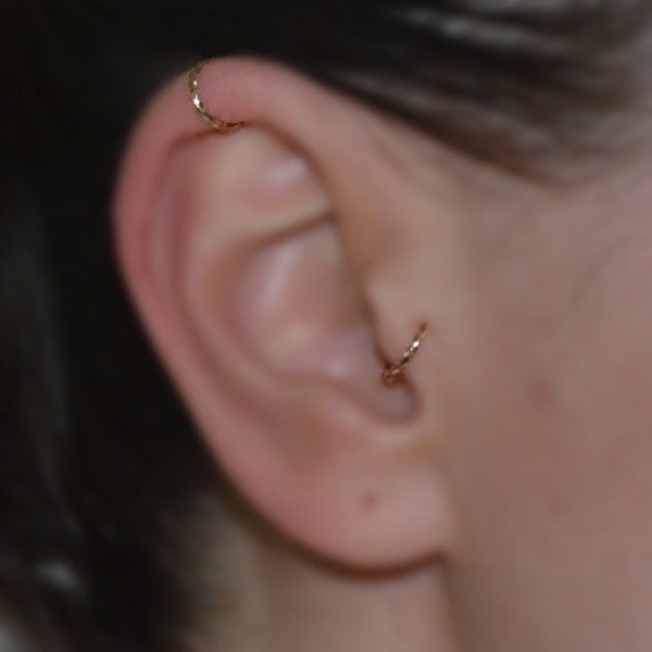 TRAGUS JEWELRY // Gold Tragus Earring - Nose Hoop - Forward Helix Earring - Daith Earring - Cartilage Earring 18g - Rook Piercing 18 gauge