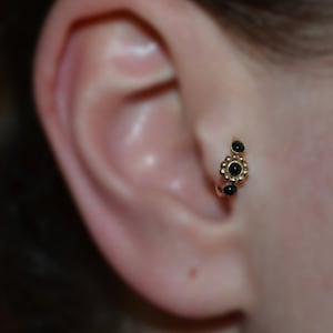 TRAGUS JEWELRY // Gold Flower Tragus Earring 2mm Onyx 16g - Nose Hoop - Forward Helix Earring - Daith Earring - 16 gauge Cartilage Earring