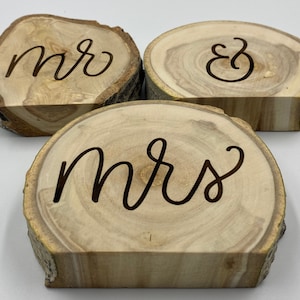 Mr & Mrs Engraved Wedding Signage - Wedding Table Decorations - Head Table Signs - Mr and Mrs Sweetheart Table Signs - Wooden Wedding Signs