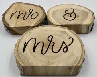 Mr & Mrs Engraved Wedding Signage - Wedding Table Decorations - Head Table Signs - Mr and Mrs Sweetheart Table Signs - Wooden Wedding Signs