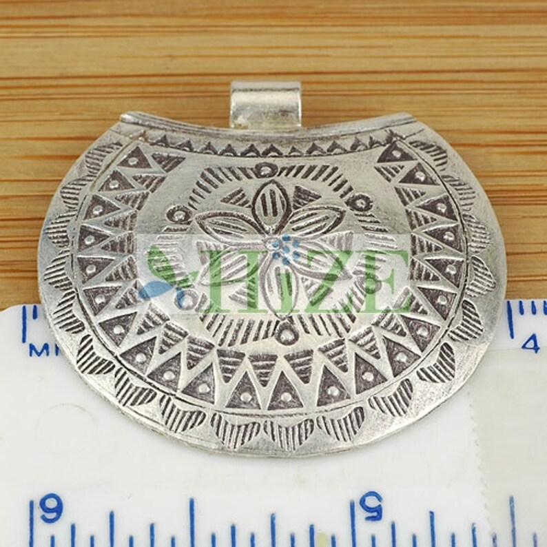 HIZE SC305 Thai Karen Hill Tribe Silver Tribal Flower Disc Shield Pendants 40mm