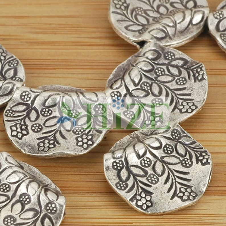 4 HIZE SB169 Thai Karen Hill Tribe Silver Flower Wavy Disc Coin Focal Beads 17mm