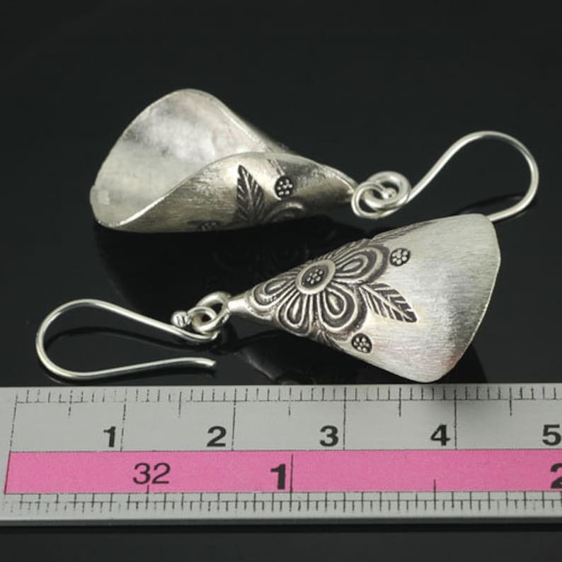 HIZE ER095 Thai Karen Hill Tribe Silver Tribal Flower Floral Cone Roll Dangle Earrings 17mm