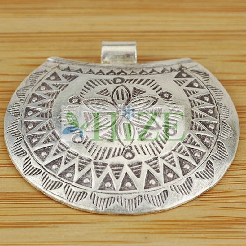 HIZE SC305 Thai Karen Hill Tribe Silver Tribal Flower Disc Shield Pendants 40mm