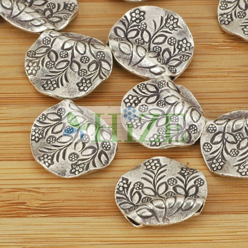 4 HIZE SB169 Thai Karen Hill Tribe Silver Flower Wavy Disc Coin Focal Beads 17mm