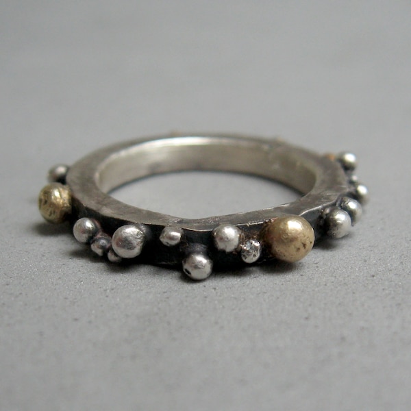 Hammered sterling silver wedding ring with silver and 18K granules, handmade silver ring, stackable ring