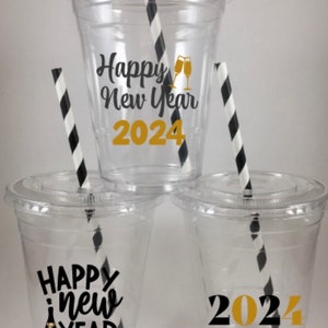 New Years 2024 Party Cups NYE Celebration with Lids Straws Disposable Gold & Black