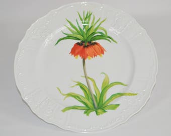 Angelique 12'' white dinner plate (shown with image #f78 - fritillaria flower)