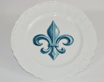 Angelique 12'' white dinner plate (shown with image  #i128, blue fleur de lis)