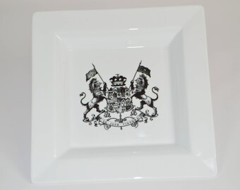 Eva, 8" Square White Tray (shown with image # i10-  royal crest lions)