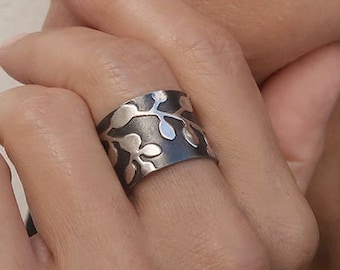 Sterling Silver band Ring with flowers,  Oxidized Silver ring  Handmade wide band  Ring, Silver gift for her