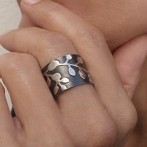 Sterling Silver band Ring with flowers,  Oxidized Silver ring  Handmade wide band Ring, Silver gift for her