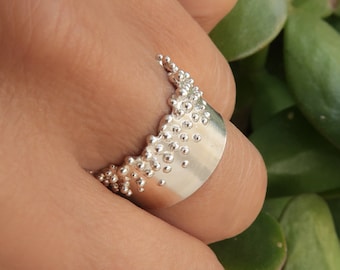 Modern Silver band Ring with Granulation, Modern silver ring, Handmade Silver Ring Trending Jewelry