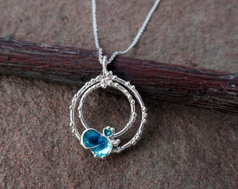 Colgante Flor Azul,  Colgante de Plata y Esmaltes, Joyería Floral, Regalo para Ella, Colgante Azul en Plata, Plata y Esmaltes, Joya en Plata