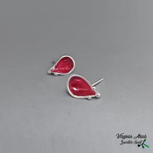 Handcrafted Red Enamel Earrings minimalist jewelry for women, 925 silver earrings for her, a pair of sterling silver stud earrings with a petal design for women, post earrings for everyday.