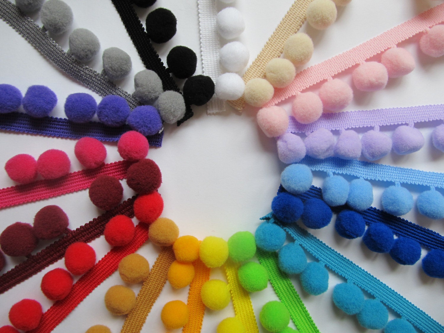 LARGE JUMBO POM POM TRIM 20mm Bobbles PER METRE Top Quality Pompom Fringe