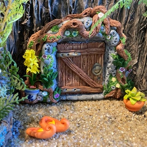 Fairy door, Fairy miniature, Fairies, Fairy, Miniature garden, terrarium, Fairy garden, polymer clay fairy, polymer clay door, fairy decor,