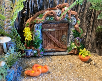 Fairy door, Fairy miniature, Fairies, Fairy, Miniature garden, terrarium, Fairy garden, polymer clay fairy, polymer clay door, fairy decor,