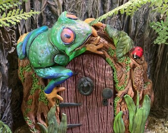 Fairy frog Door, Fairy door, gnome door, fairy, gnome, polymer clay door, miniature garden, miniature pet, Door, Frog