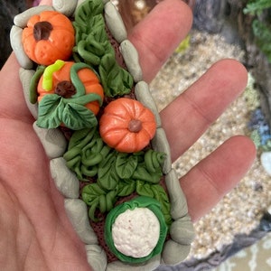 Feengarten, Feentür, Feengarten, Feengarten, Miniaturen, Puppenhaus, Puppengarten, Gartenlandschaft, Gemüsegarten