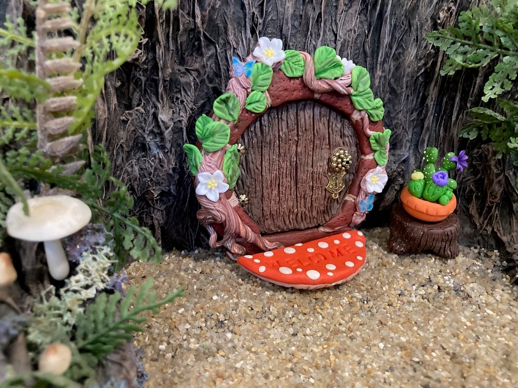 Miniatur Feengarten, Feentür, Minigarten, Polymer Clay Garten, Feengarten, Puppenminiatur, Pilz