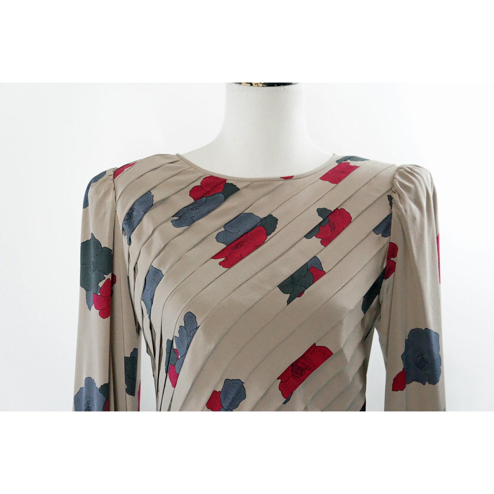 Small Albert Nipon 1980s Linen Dress