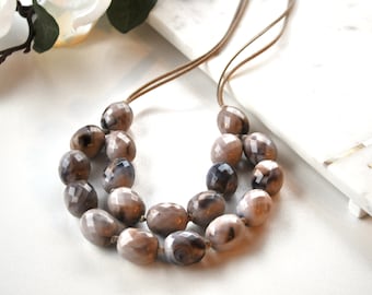 Grijze en bruine statementketting