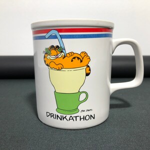 Vintage 1978 Garfield The Cat mug/cup Drinkathon Cat Games comics 1970s Kitchen funny cat Enesco Jim Davis